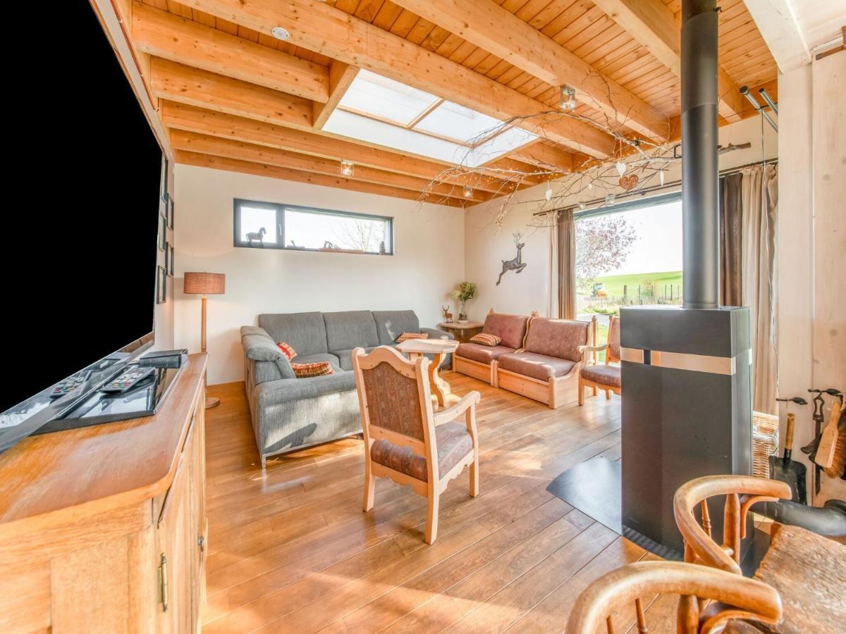 Luxurious House With Sauna In A Farm In Bastogne Eksteriør billede