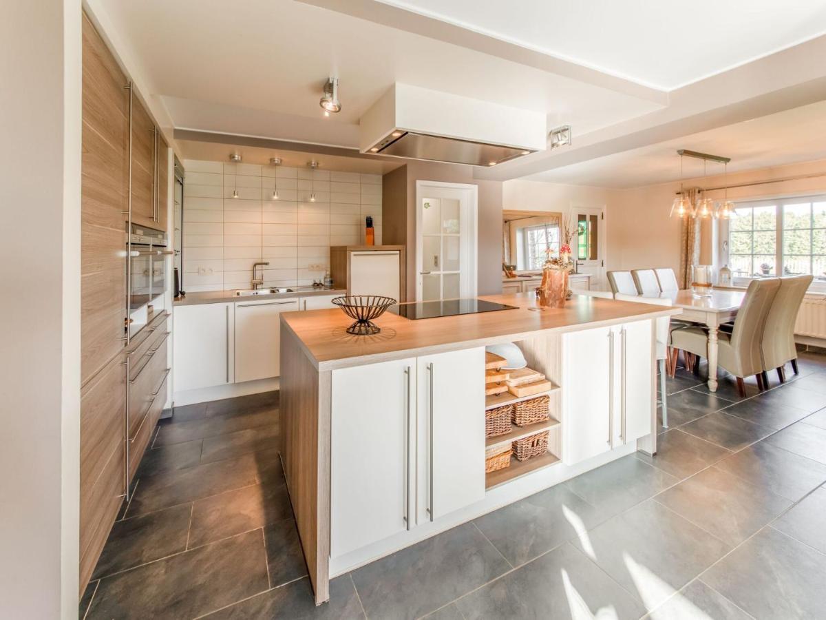 Luxurious House With Sauna In A Farm In Bastogne Eksteriør billede